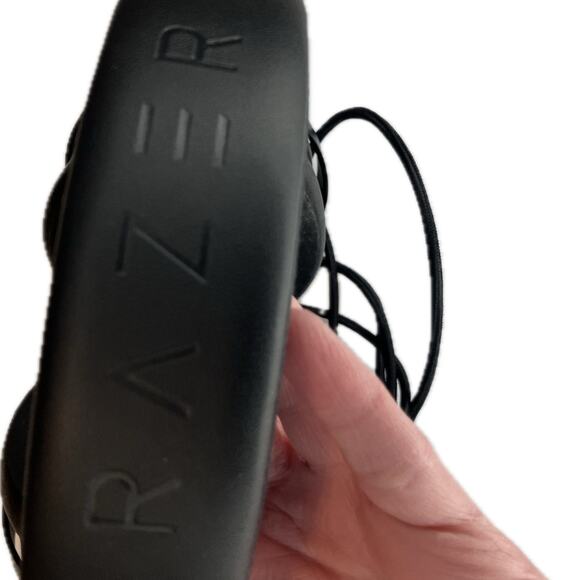 Razer Kraken V3 HyperSense Gaming Headset – Wired, Surround Sound, Like New - Picture 4 of 5
